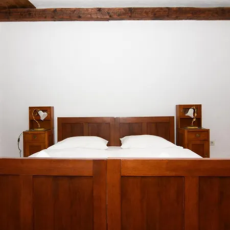 Farm stay Valentinus 1800 Sezana