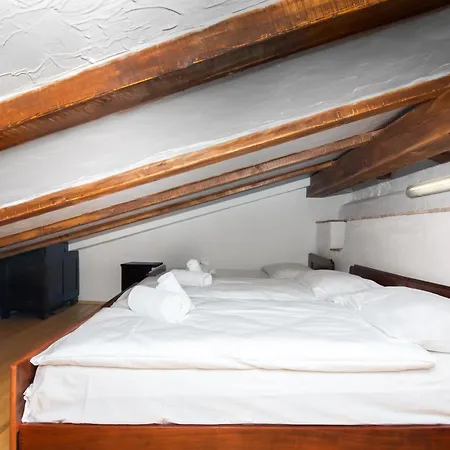 Valentinus 1800 Farm stay