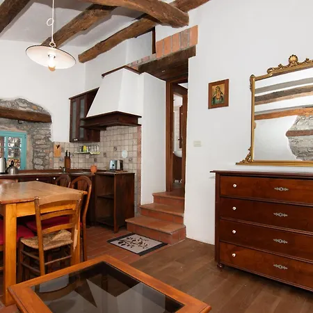 Valentinus 1800 Farm stay *