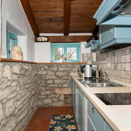 Κατάλυμα σε φάρμα Valentinus 1800 *