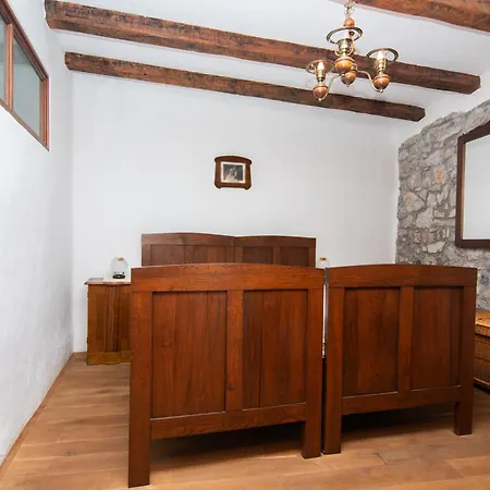 Κατάλυμα σε φάρμα Valentinus 1800