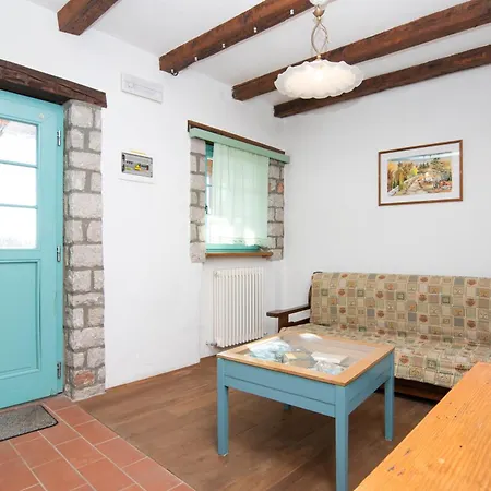 Farm stay Valentinus 1800 Sezana