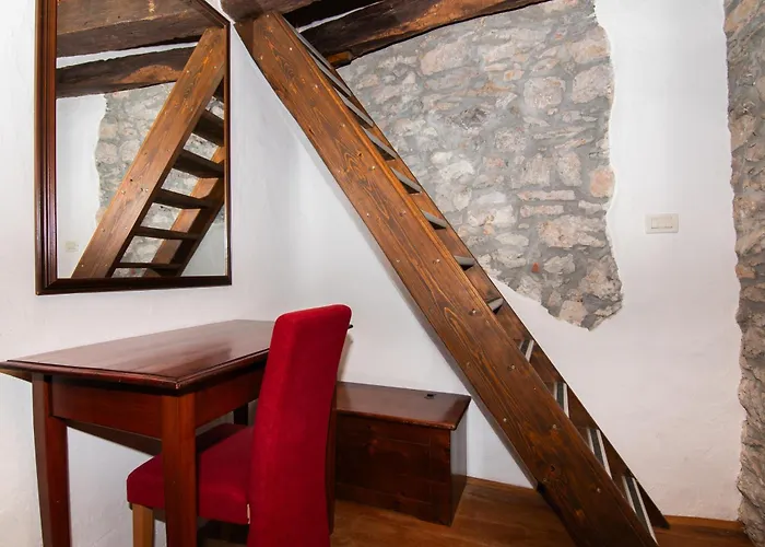 Valentinus 1800 Çiftlik konaklama Sežana