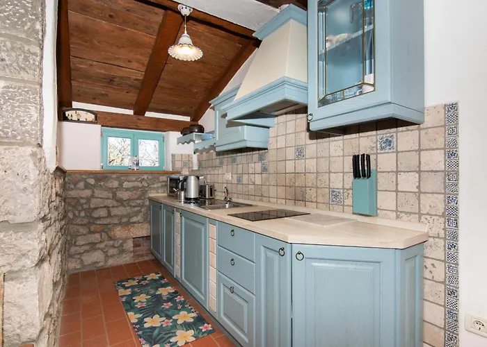 Valentinus 1800 Farmház